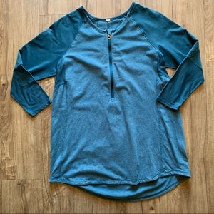 Gently used women’s Lululemon top